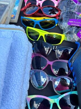 (4 ct.) $10- Kids Shades 🕶️